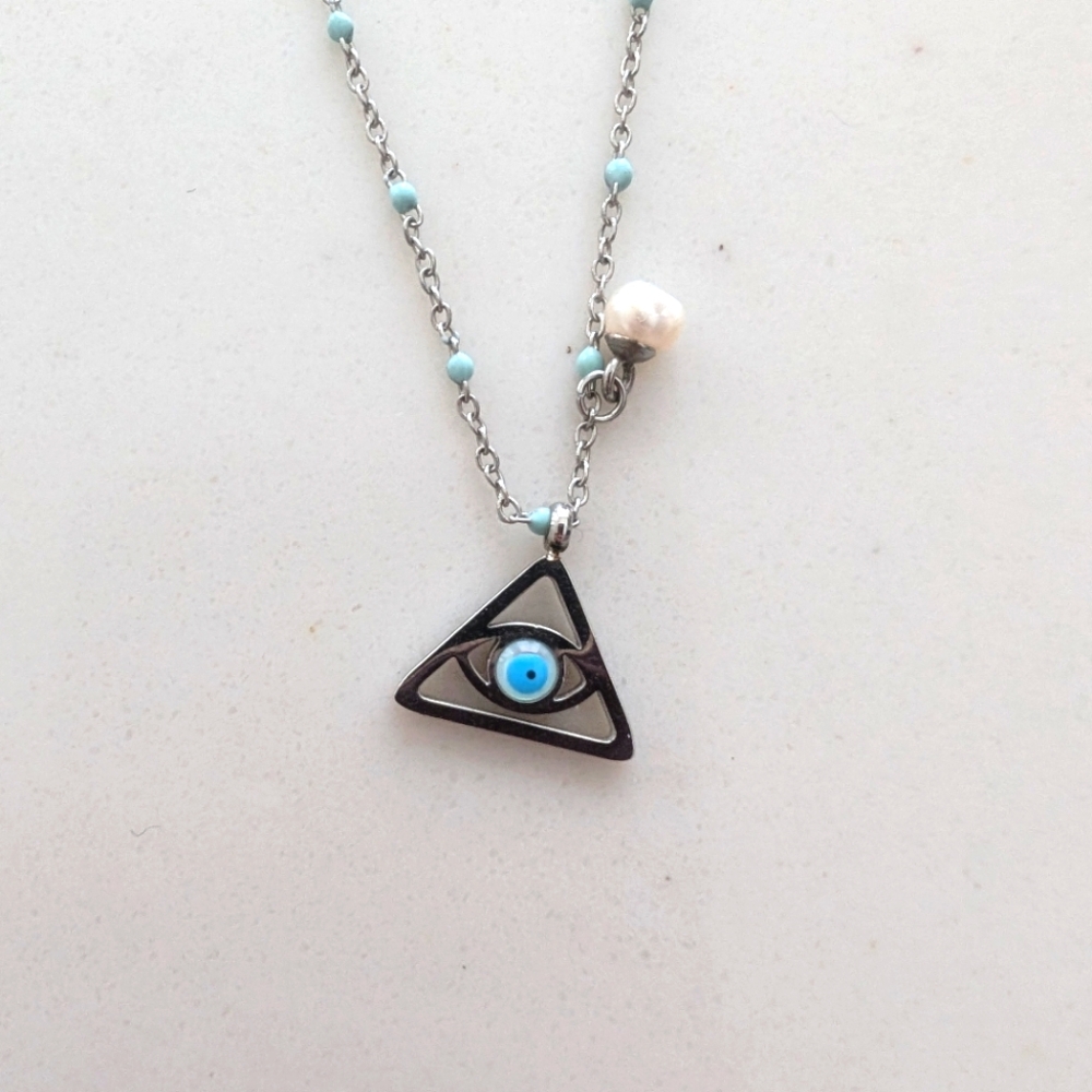 Silver evil eye pendant necklace